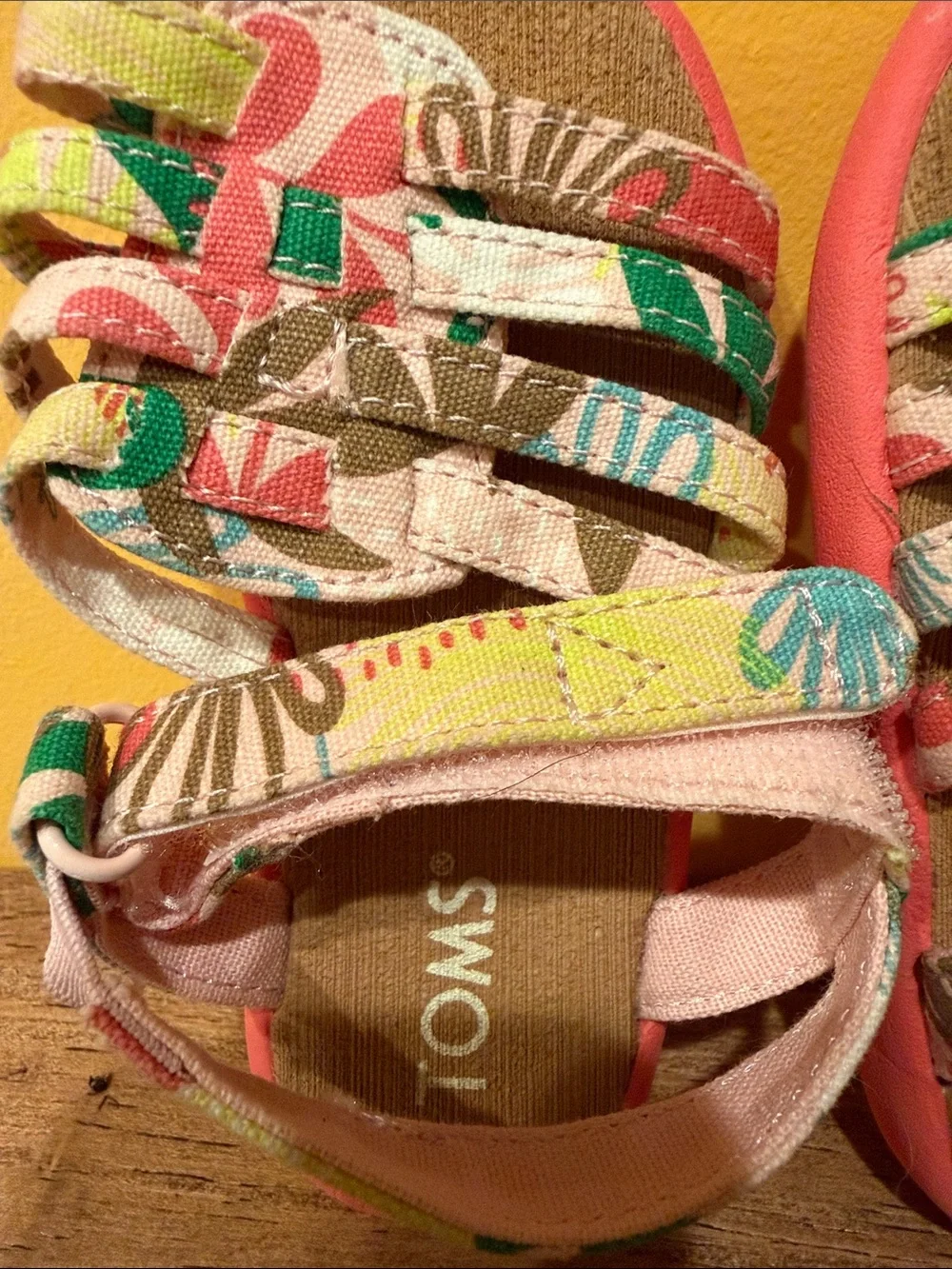 TOMS Toddler Floral Sandals, 6